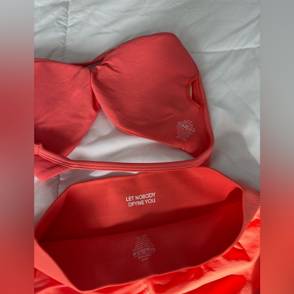 DFYNE set - Picture 3 of 4